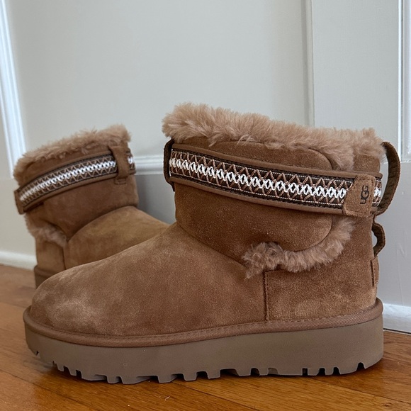 UGG Classic Ultra Mini Alpsey Boot - Picture 2 of 5